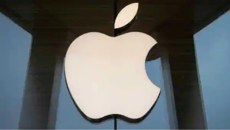 Apple, mevcut 13 inçlik modellerden daha büyük ekranlı bir MacBook Air için kolları sıvamış olabilir