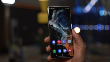 Samsung, amiral gemisi telefonlarının OLED ekranlarını “Gerçekçi Piksellerle” donatacak