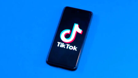 Apple ve Google’a “TikTok’u App Store ve Play Store’dan kaldırın” çağrısı